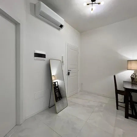 Apartment Frame Of Verona